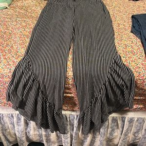 Zara ruffle bottom pants